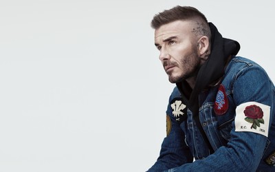 正大体育热议-内马尔与裁判交流